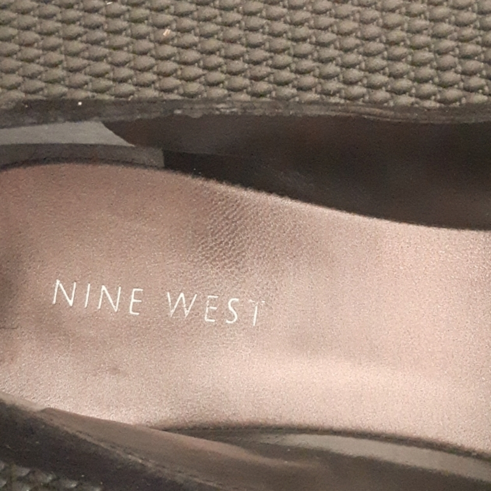 Shoes - Picture 3 of 4
